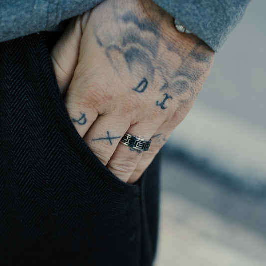 Ανδρικό ασημί ατσάλινο δαχτυλίδι Dis