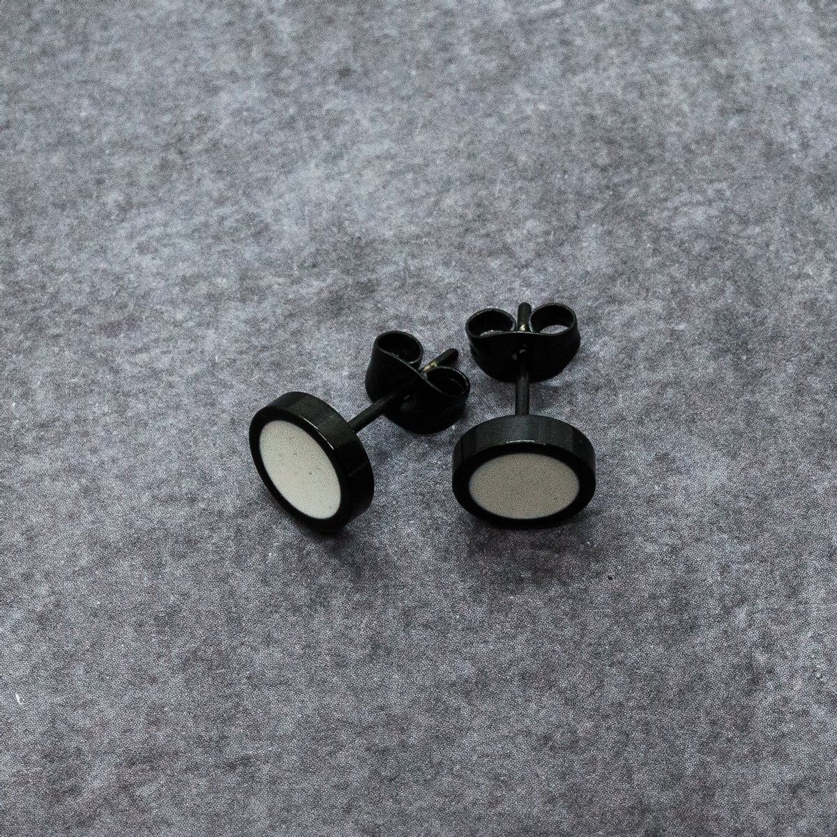 Tack Double (Black-white)
