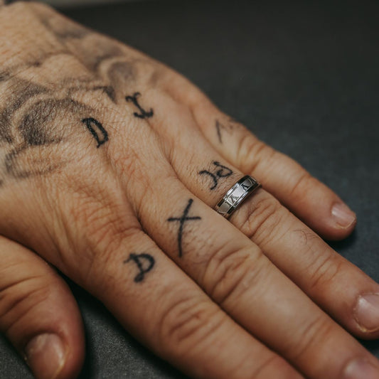 Ανδρικό ασημί ατσάλινο δαχτυλίδι Hora