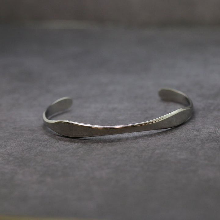 Ανδρικό ασημί ατσάλινο βραχιόλι χειροπέδα Cuff Tonte