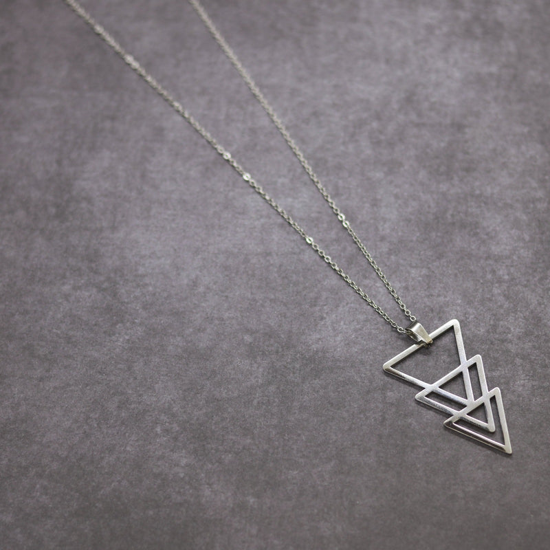 Triangle V Chain (Silver)