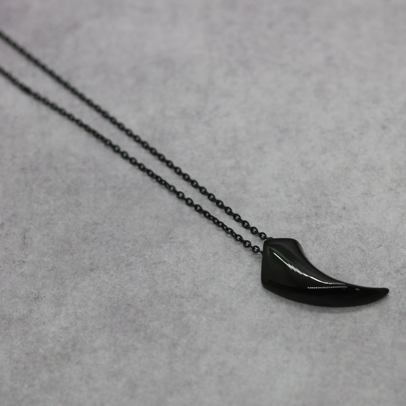 Wolf Tooth Chain (Black)